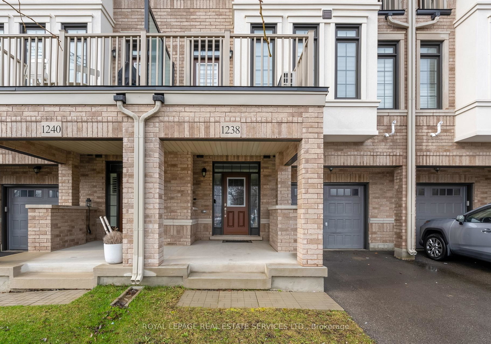 1238-restivo-lane-milton-ontario-w12999814