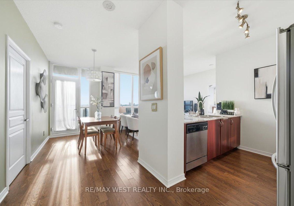 2240-lake-shore-boulevard-w-etobicoke-ontario-w12999964