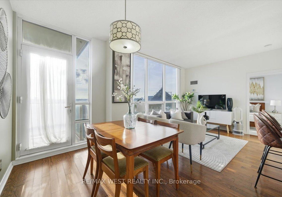 2240-lake-shore-boulevard-w-etobicoke-ontario-w12999964