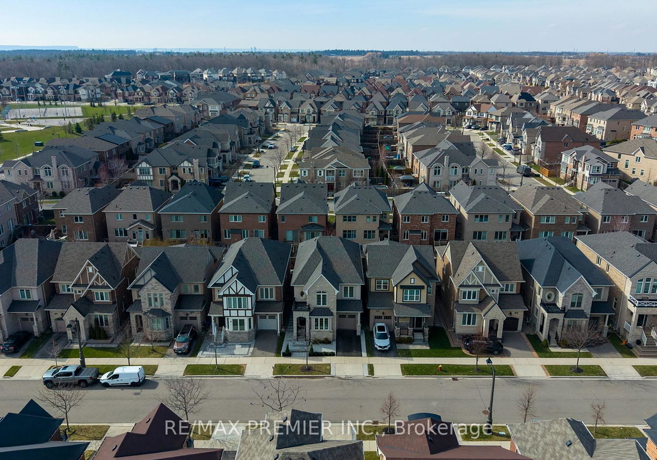 367-begonia-gardens-oakville-ontario-w12999994