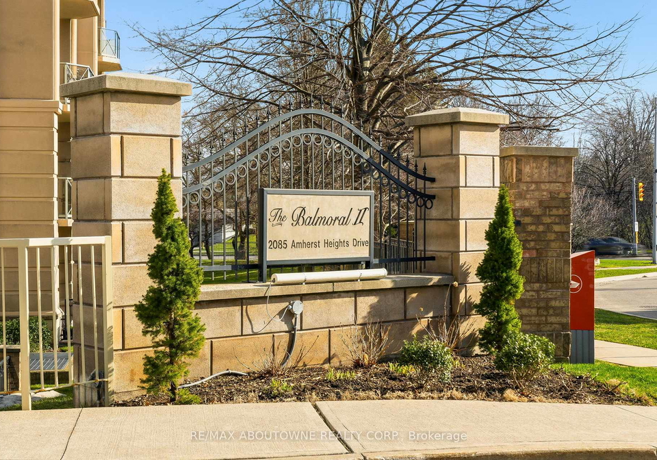 2085-amherst-heights-burlington-ontario-w13000010
