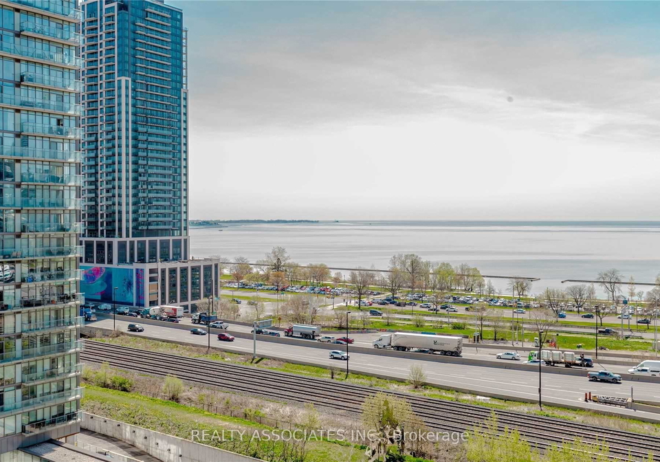105-the-queensway-way-toronto-ontario-w13000180