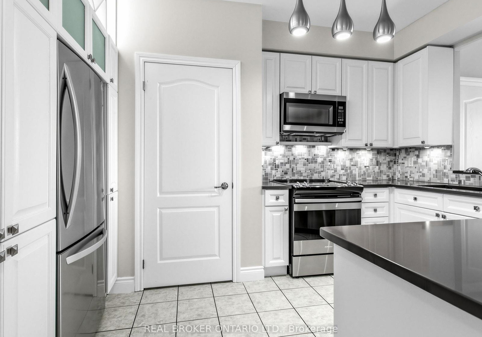 2-aberfoyle-crescent-etobicoke-ontario-w13000258