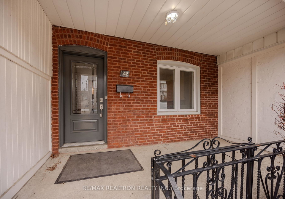 142-gilbert-avenue-toronto-ontario-w13000288