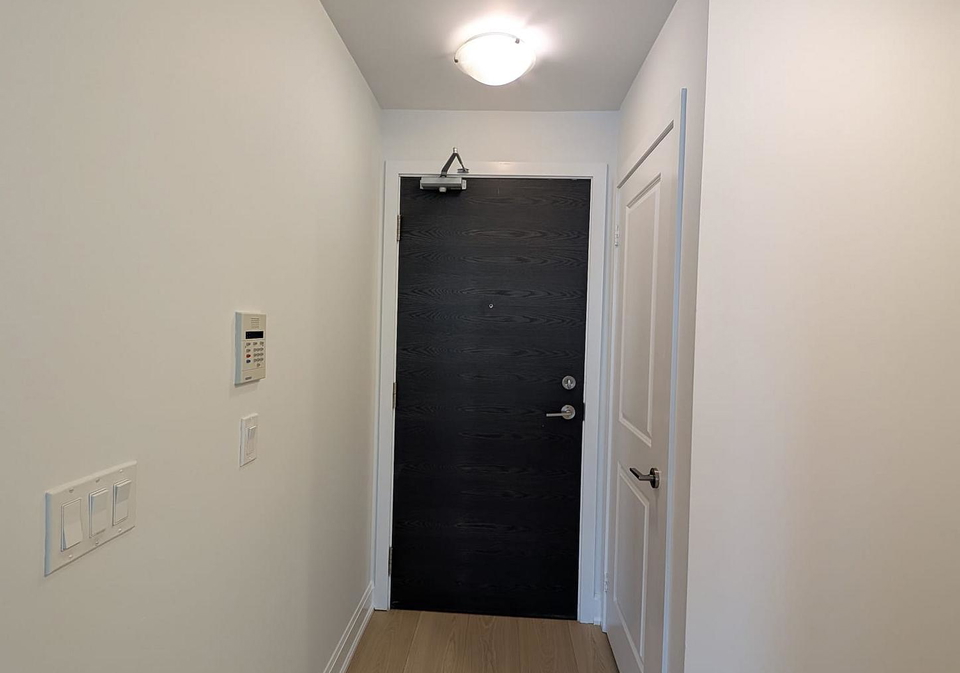 33-shore-breeze-drive-etobicoke-ontario-w13000304