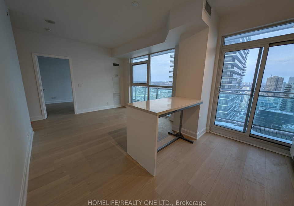 33-shore-breeze-drive-etobicoke-ontario-w13000304