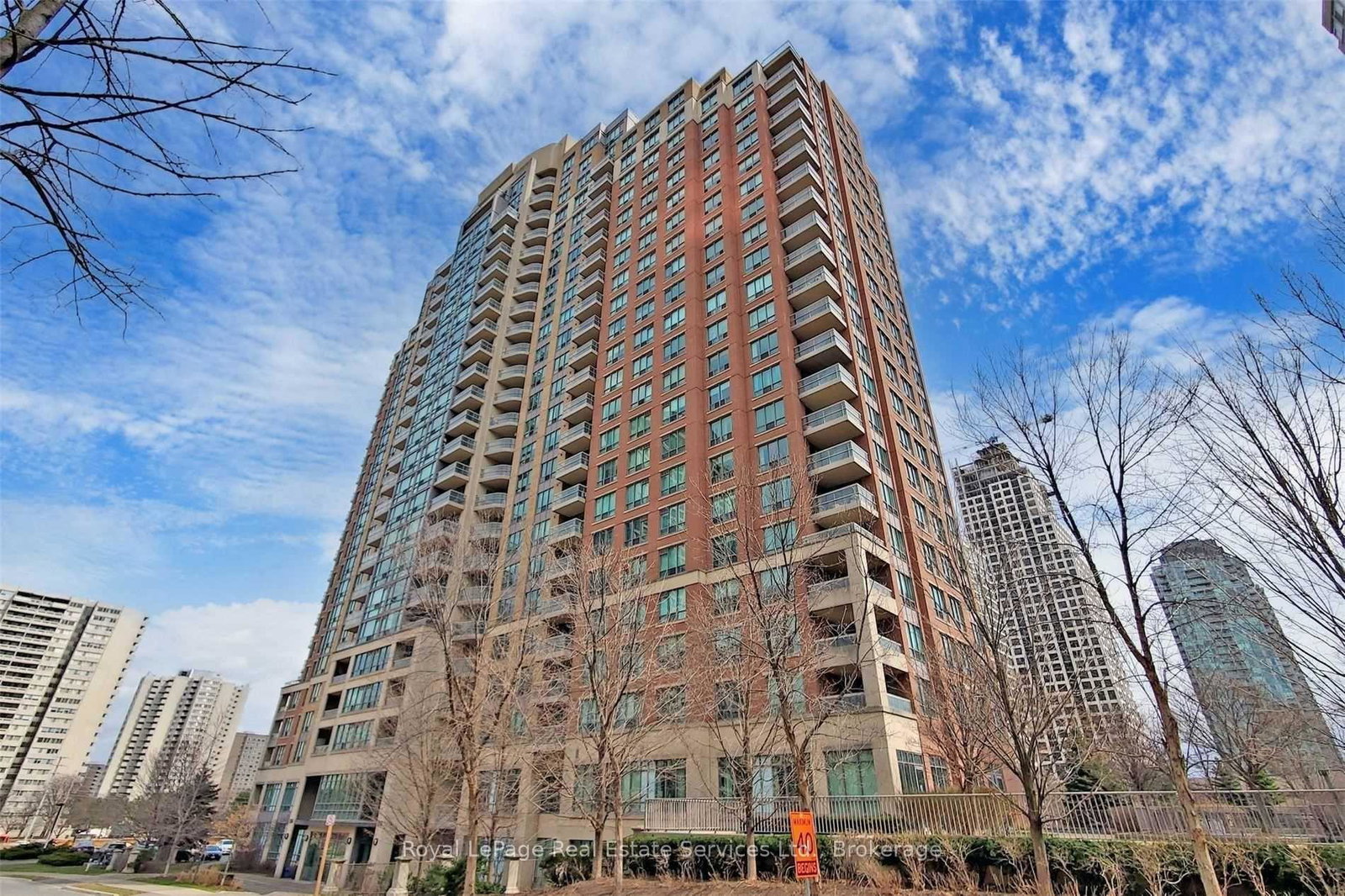 156-enfield-place-mississauga-ontario-w13000380