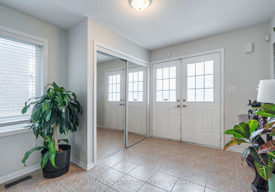 673-armstrong-boulevard-milton-ontario-w13000386