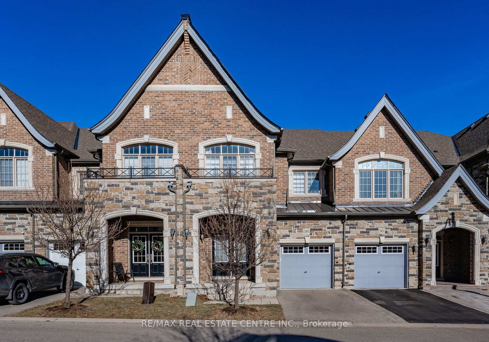 2453-village-common-oakville-ontario-w13000524