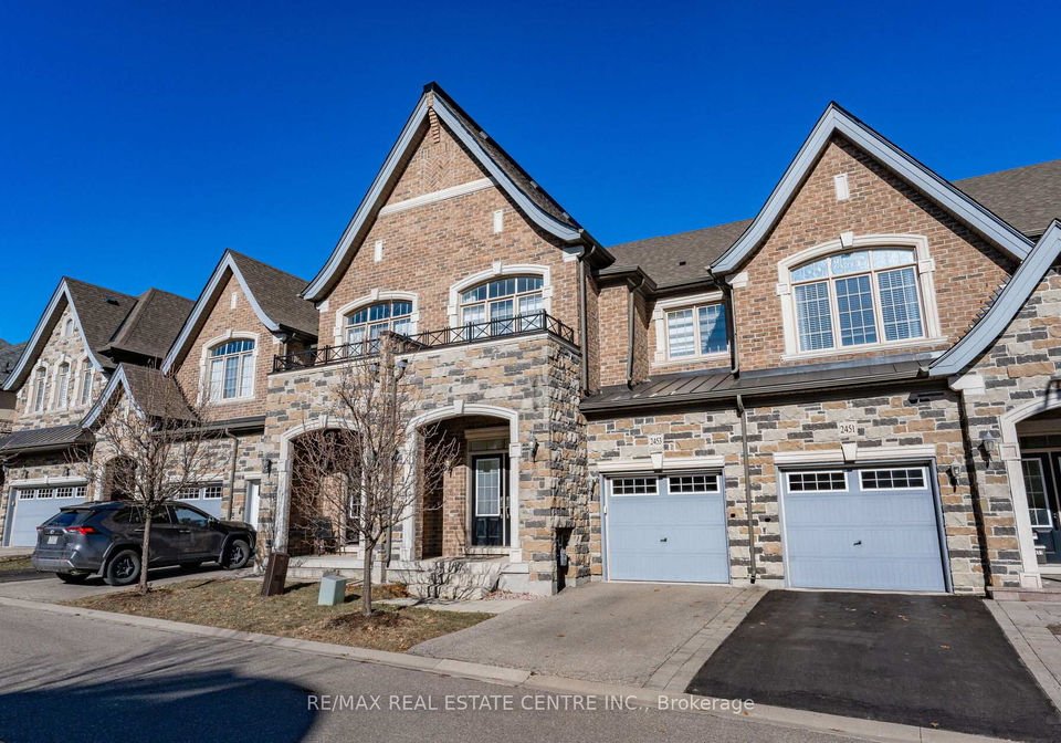 2453-village-common-oakville-ontario-w13000524