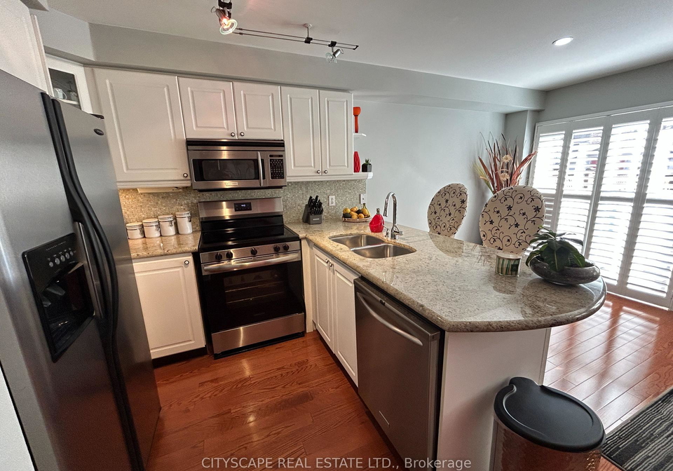 3162-pearwood-place-mississauga-ontario-w13000654