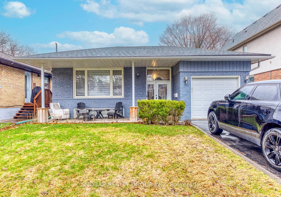52-decarie-circle-etobicoke-ontario-w13000930
