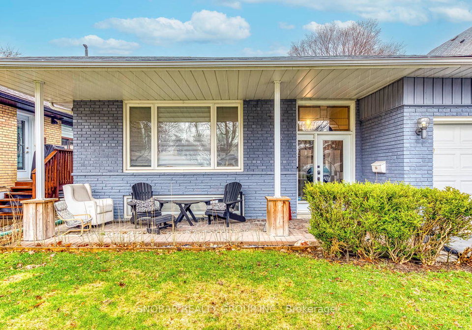 52-decarie-circle-etobicoke-ontario-w13000930