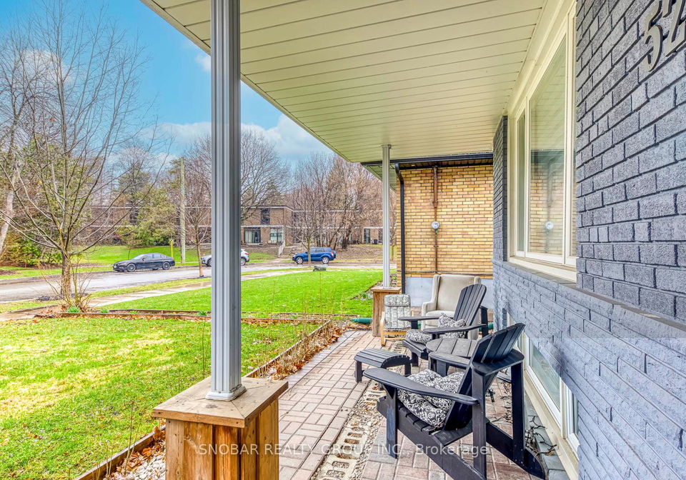 52-decarie-circle-etobicoke-ontario-w13000930