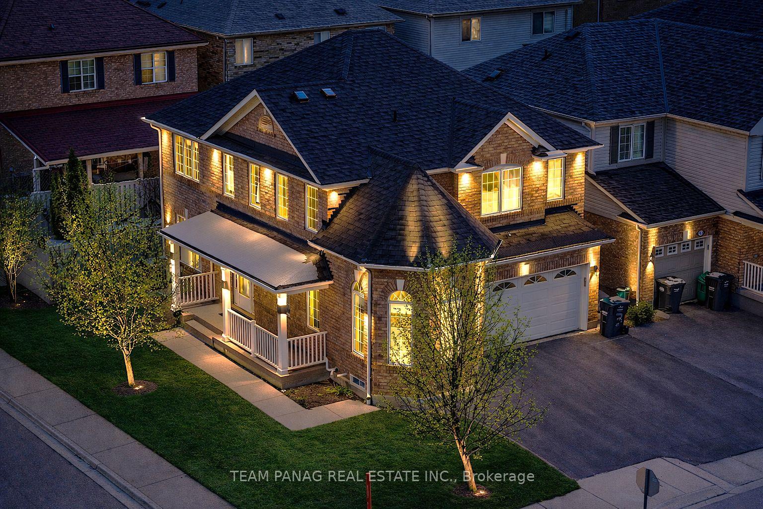 3-decker-hollow-circle-brampton-ontario-w13001144