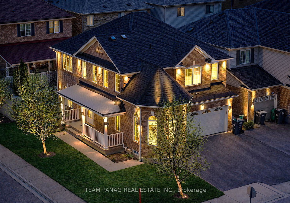 3-decker-hollow-circle-brampton-ontario-w13001144