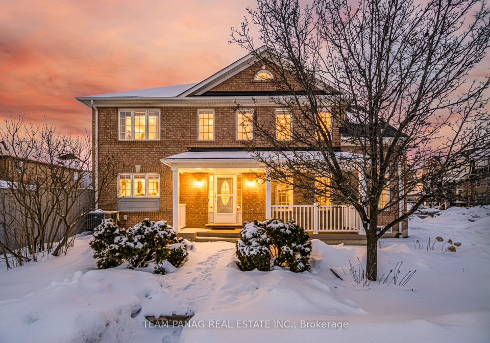 3-decker-hollow-circle-brampton-ontario-w13001144