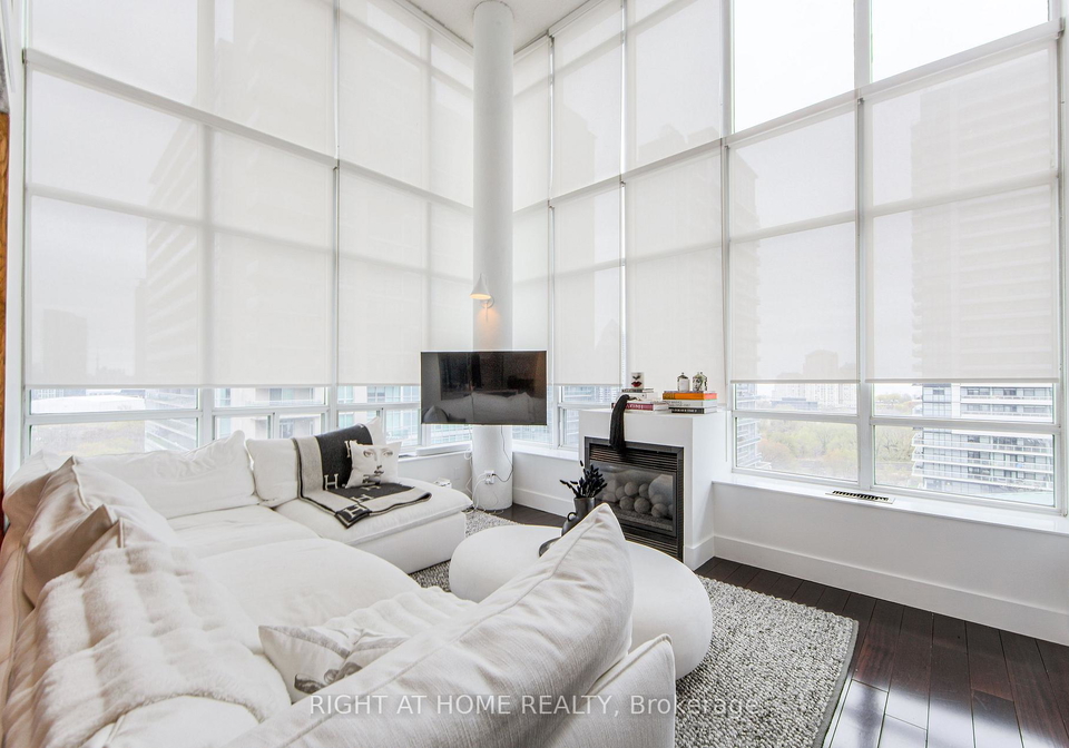 250-manitoba-street-se-etobicoke-ontario-w13001248