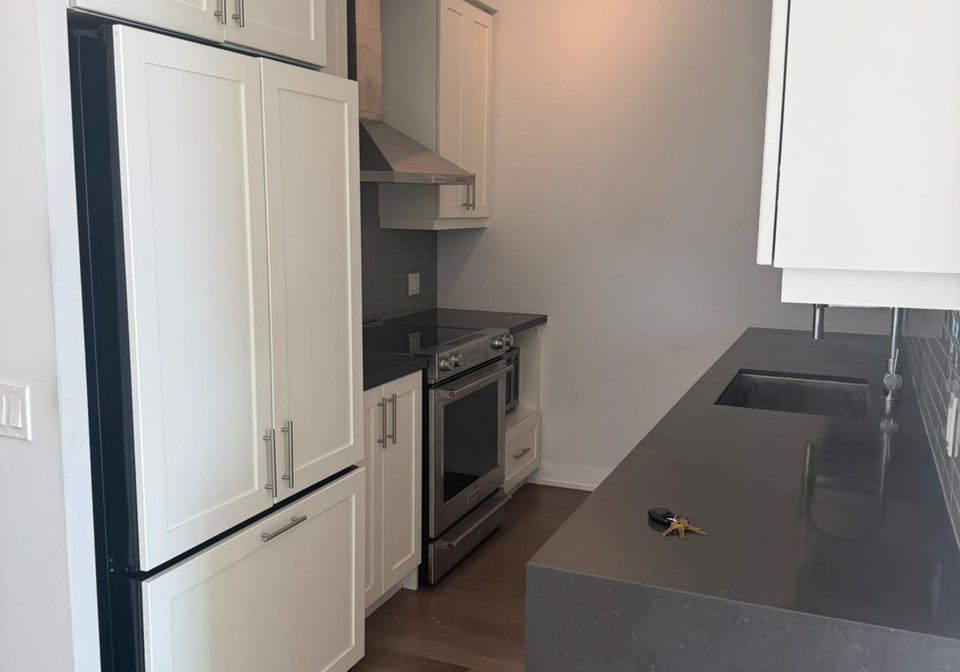 4055-parkside-village-drive-mississauga-ontario-w13001272