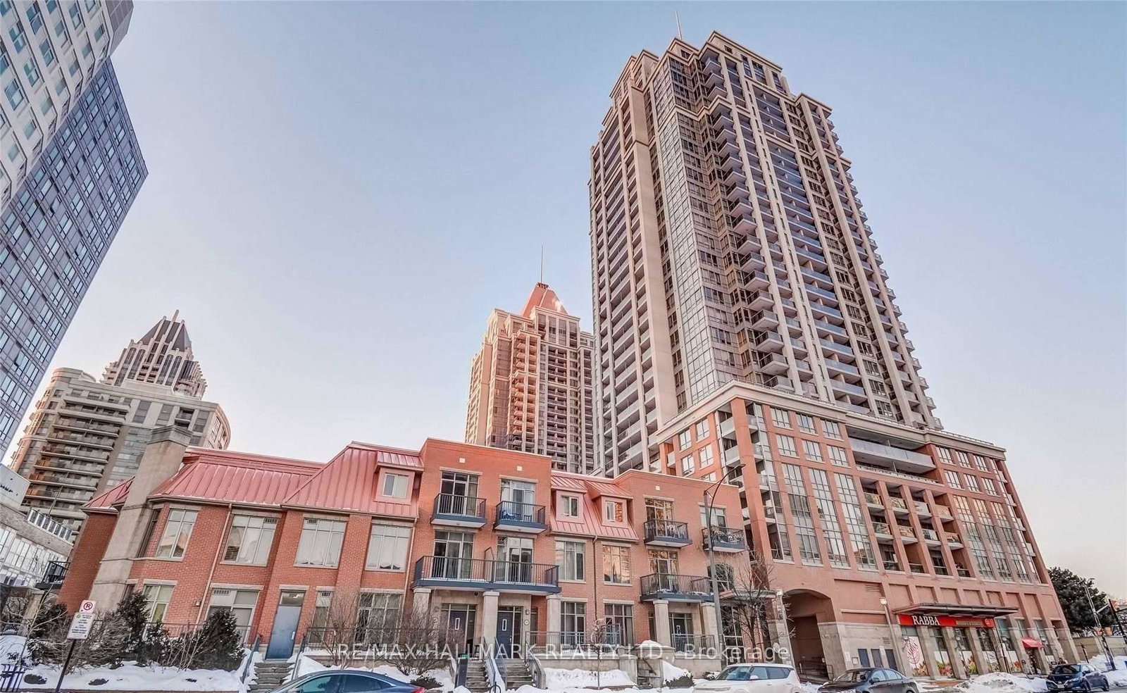 320-city-centre-drive-mississauga-ontario-w13001362
