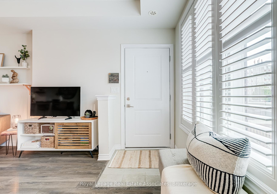 95-eastwood-park-gardens-etobicoke-ontario-w13001512