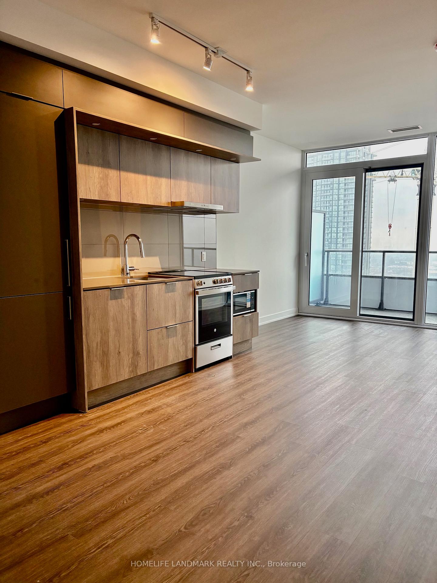 448-burnhamthorpe-road-west-mississauga-ontario-w13001756