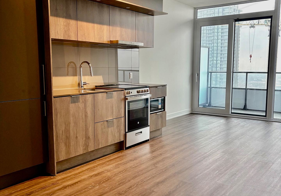 448-burnhamthorpe-road-west-mississauga-ontario-w13001756