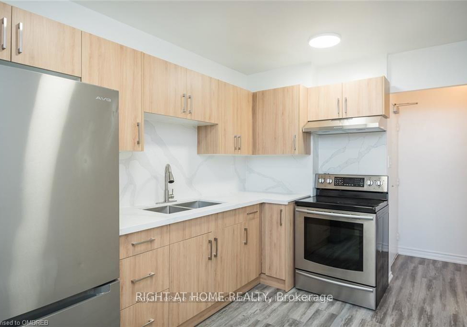 390-dixon-road-w-etobicoke-ontario-w13001874