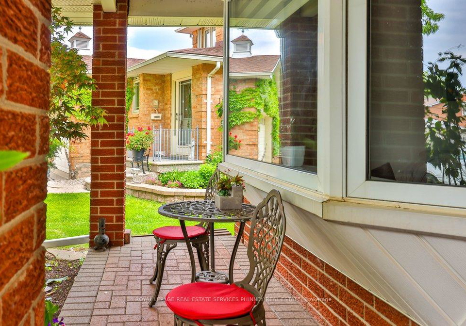 2031-pen-street-oakville-ontario-w13001900
