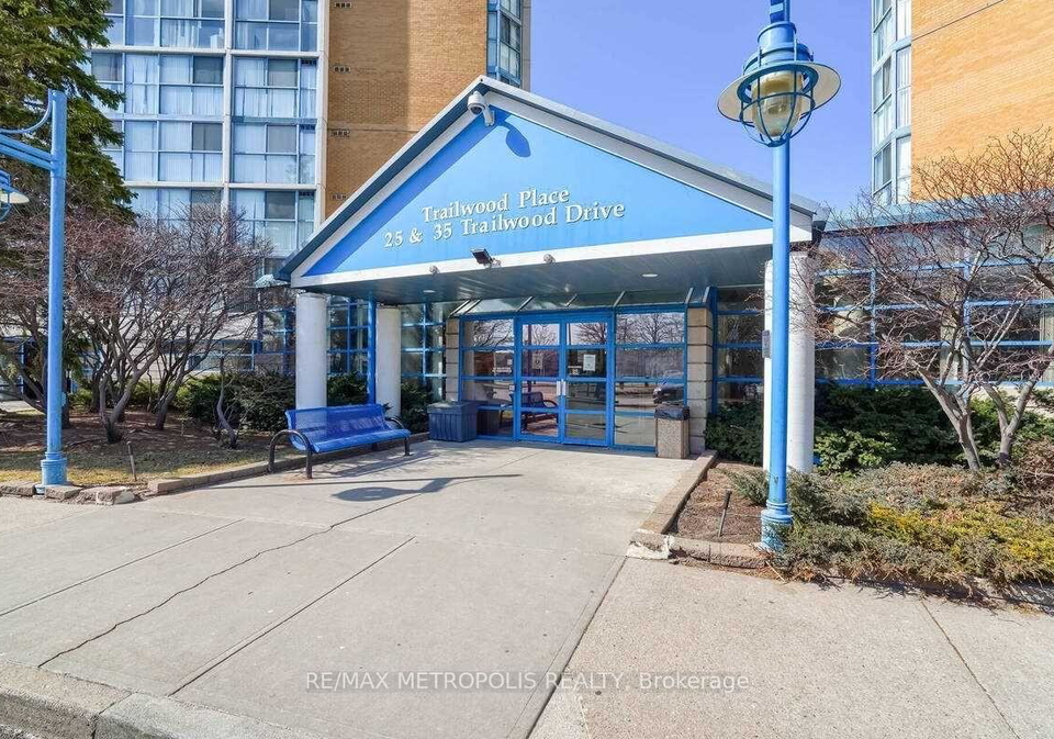 35-trailwood-drive-mississauga-ontario-w13001948