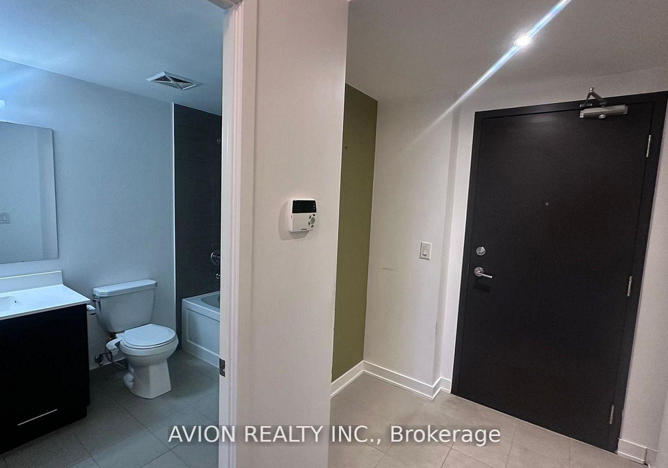 11-superior-avenue-etobicoke-ontario-w13002024