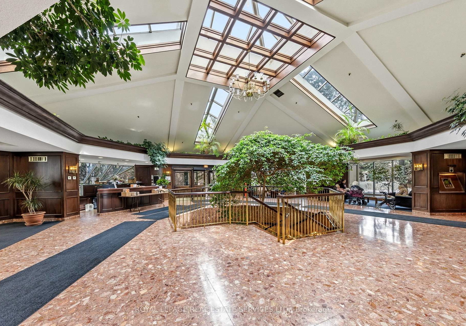 1300-islington-avenue-etobicoke-ontario-w13002160