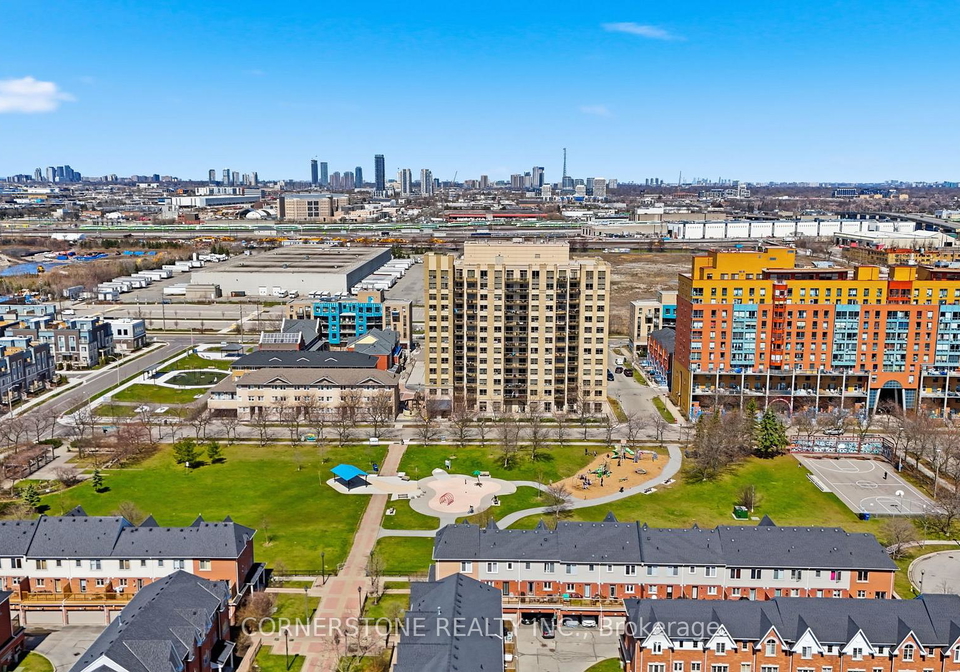 4-elsinore-path-etobicoke-ontario-w13003230