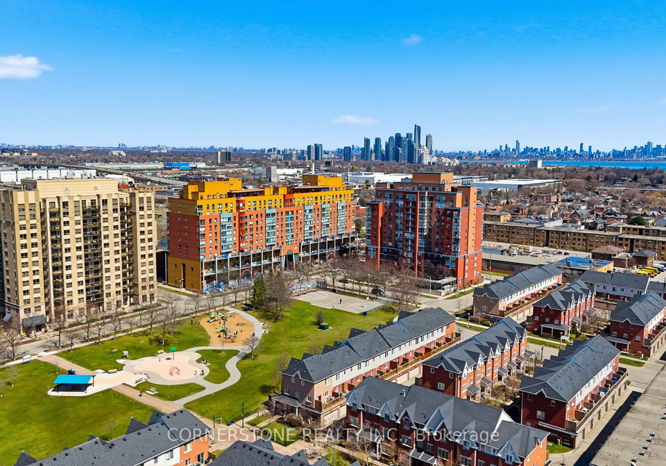 4-elsinore-path-etobicoke-ontario-w13003230