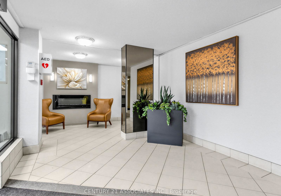 18-knightsbridge-road-brampton-ontario-w13003400