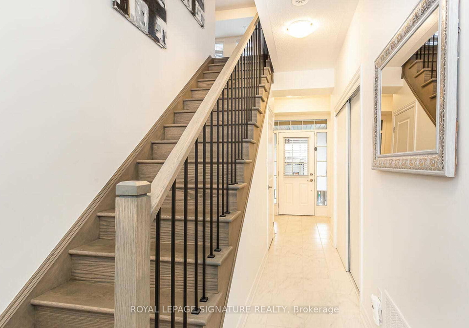 1186-restivo-lane-milton-ontario-w13003450