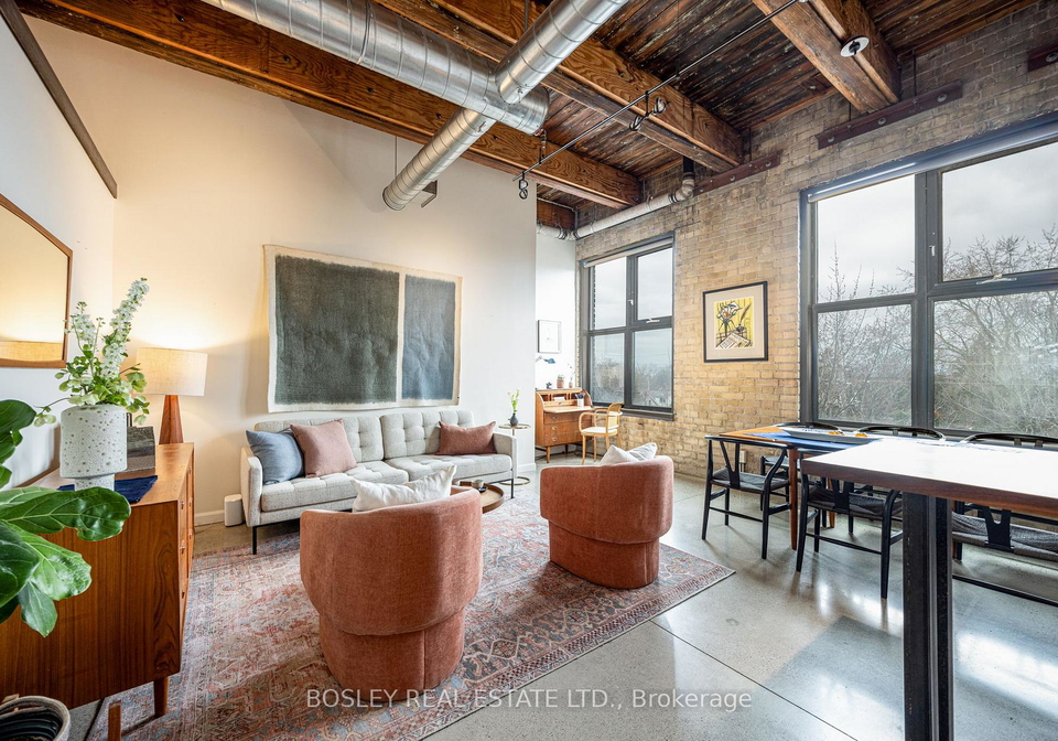 363-sorauren-avenue-toronto-ontario-w13003546