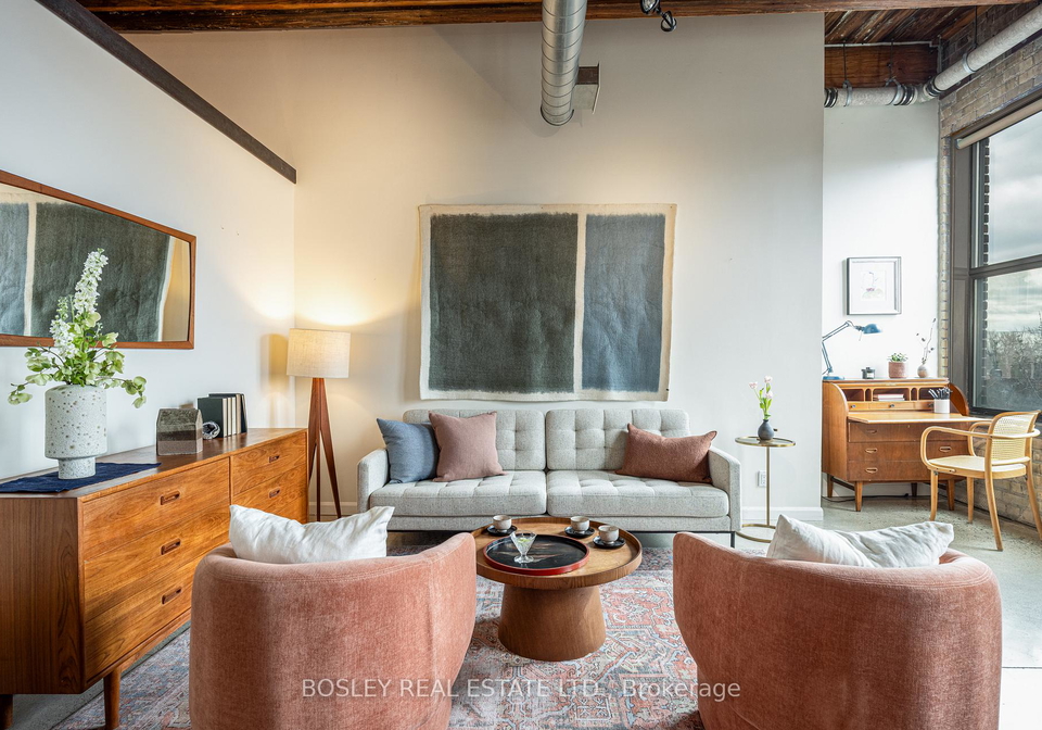 363-sorauren-avenue-toronto-ontario-w13003546