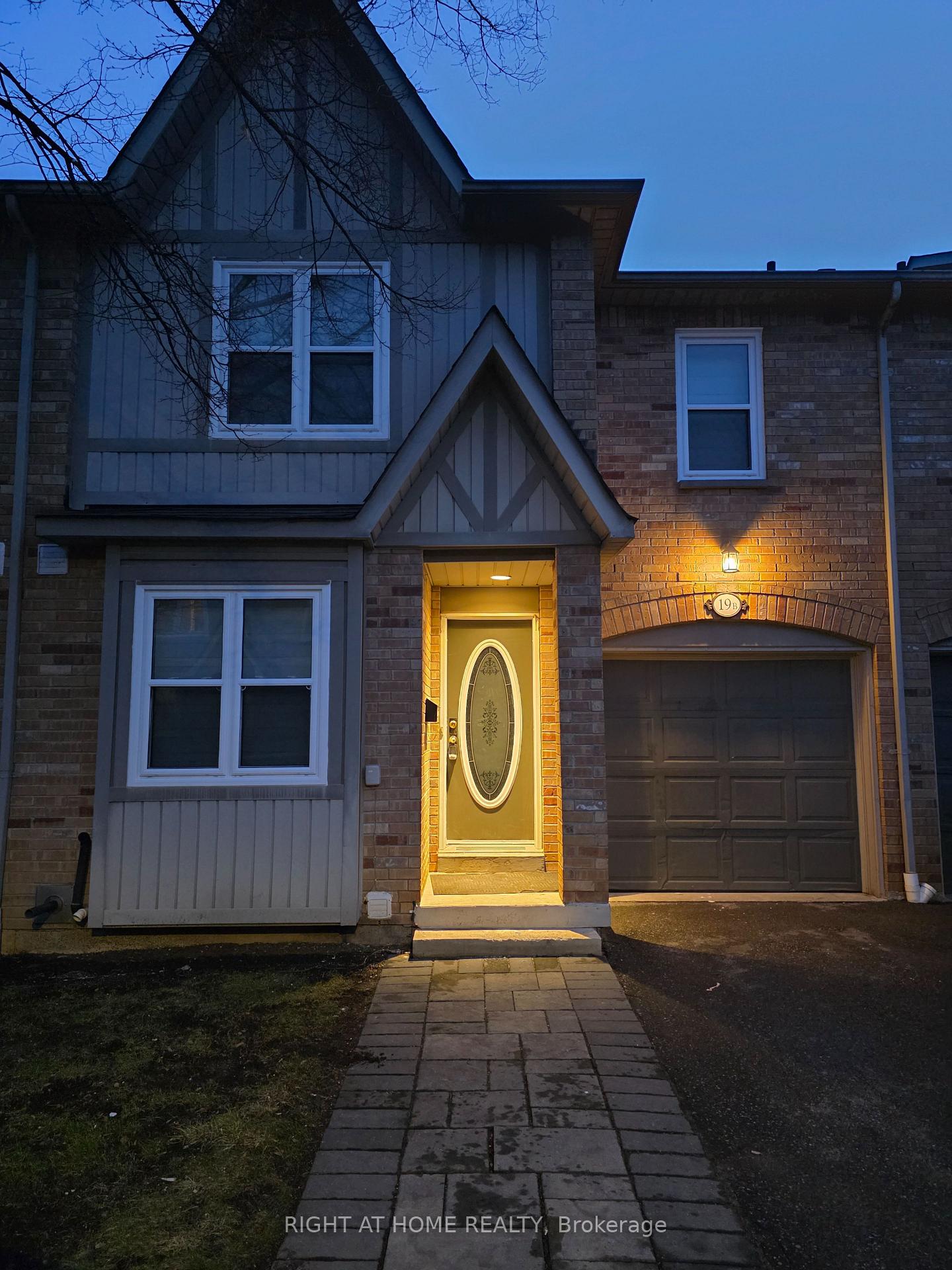 5865-dalebrook-crescent-mississauga-ontario-w13004070