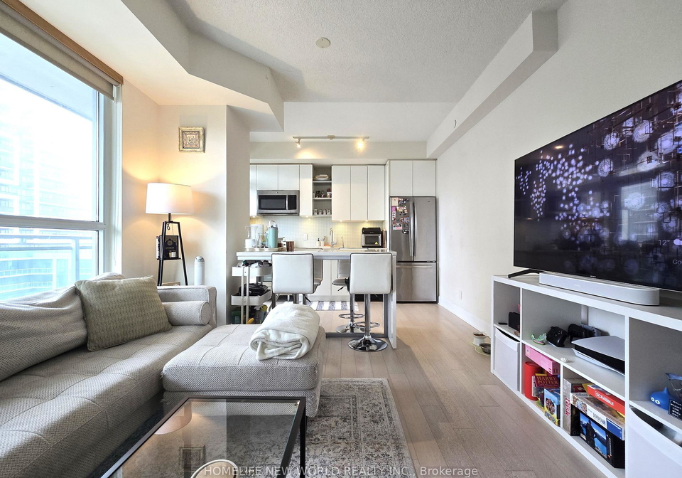 33-shore-breeze-drive-etobicoke-ontario-w13004086