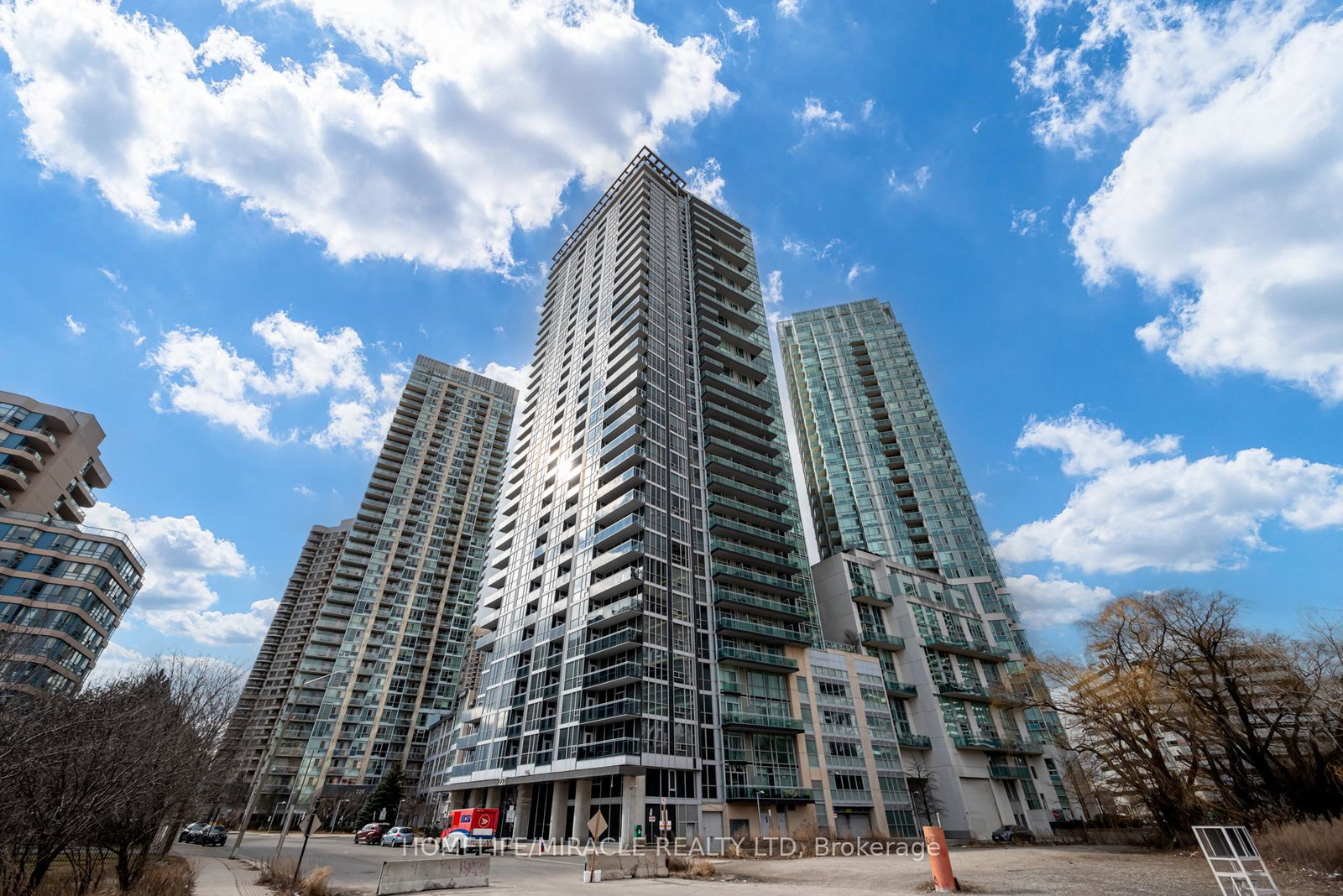 223-webb-drive-mississauga-ontario-w13005000