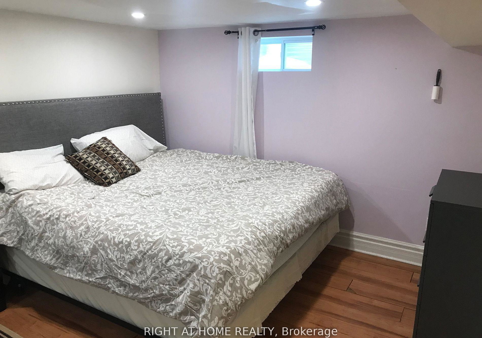 289-laurentian-avenue-mississauga-ontario-w13005456