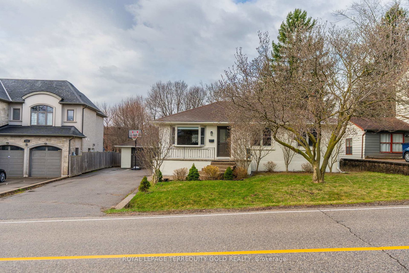 1124-kent-avenue-oakville-ontario-w13005584