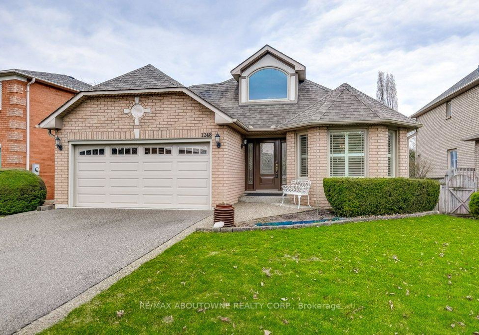 1248-heritage-way-oakville-ontario-w13005628