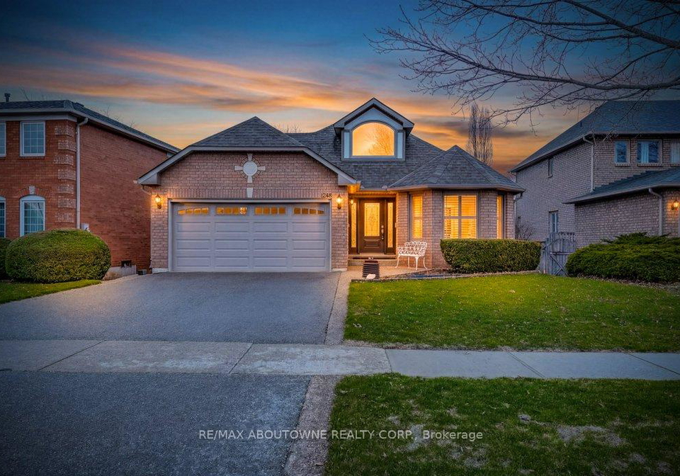 1248-heritage-way-oakville-ontario-w13005628