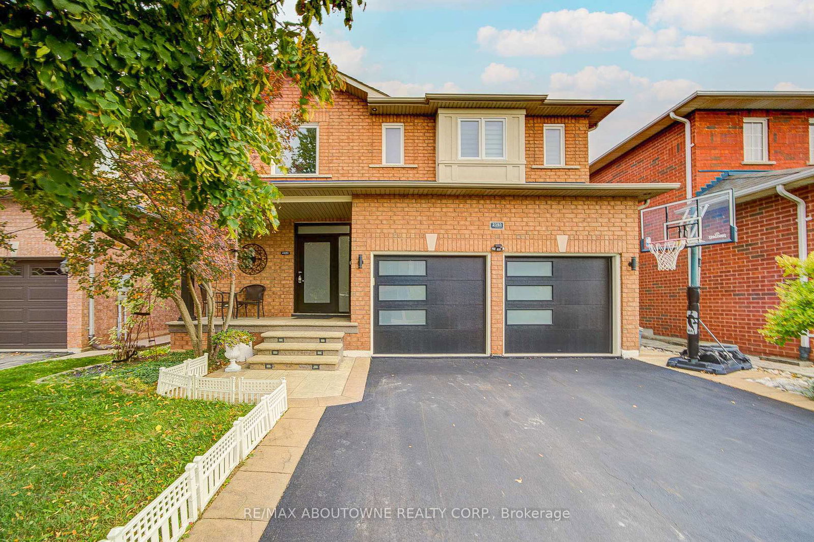 2181-stratus-drive-oakville-ontario-w13005848