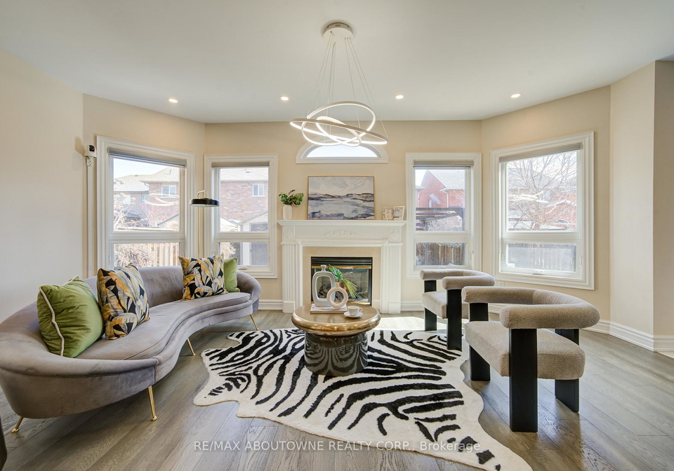 2181-stratus-drive-oakville-ontario-w13005848