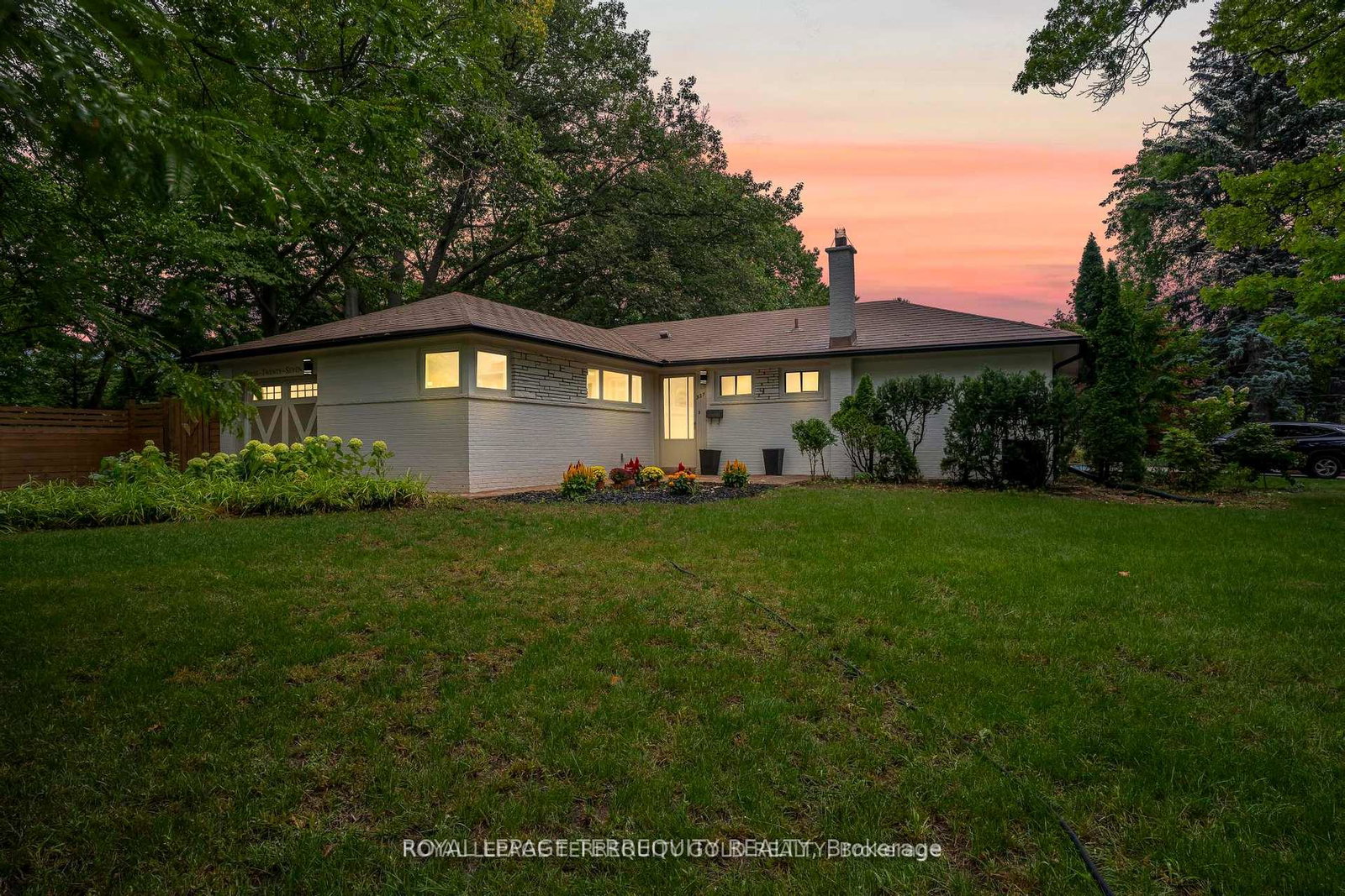 327-river-side-drive-oakville-ontario-w13006060