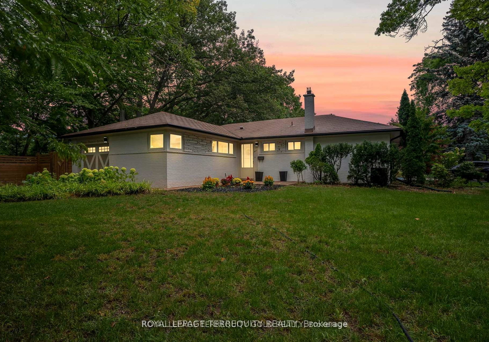 327-river-side-drive-oakville-ontario-w13006060