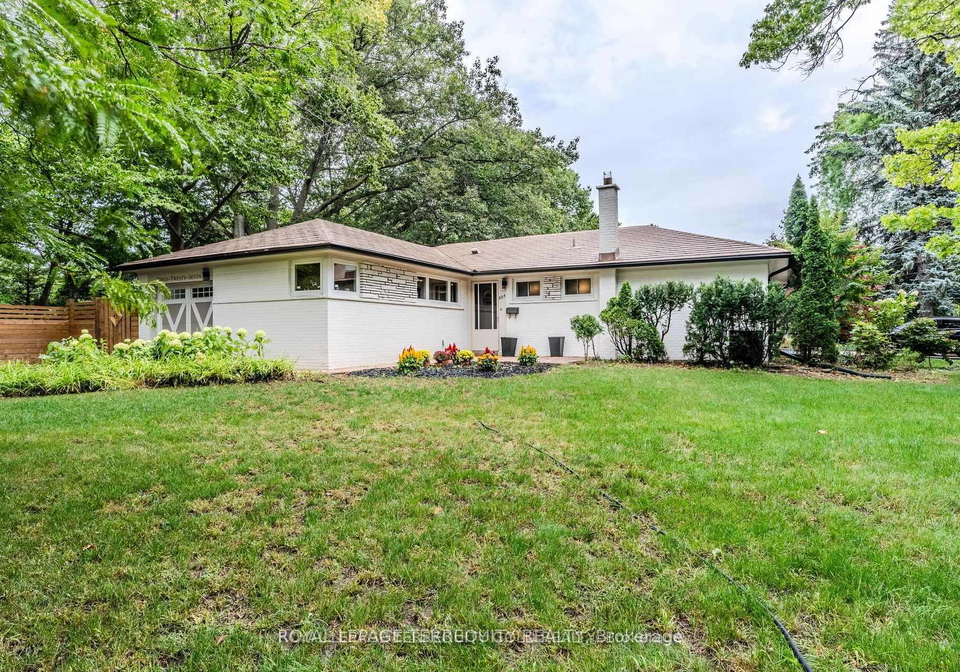 327-river-side-drive-oakville-ontario-w13006060